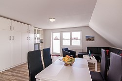 Apartement 8 Wohn-Schlafraum mit Essplatz